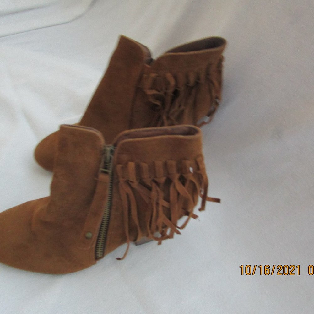 Women's Suede Ankle Boots- Rust Fringed